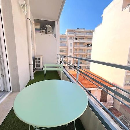 Joli Studio - Studio Neuf Terrasse Clim Wi-Fi 2 Min. Des Plages Antibes Luaran gambar